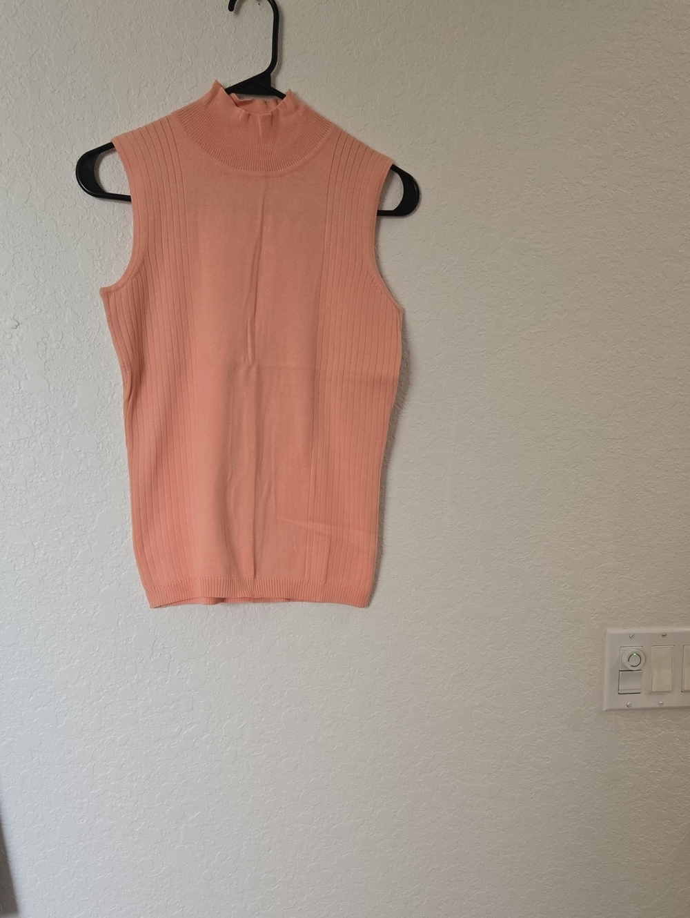 Liz Claiborne Peach Sleeveless Mock Neck Knit Tank